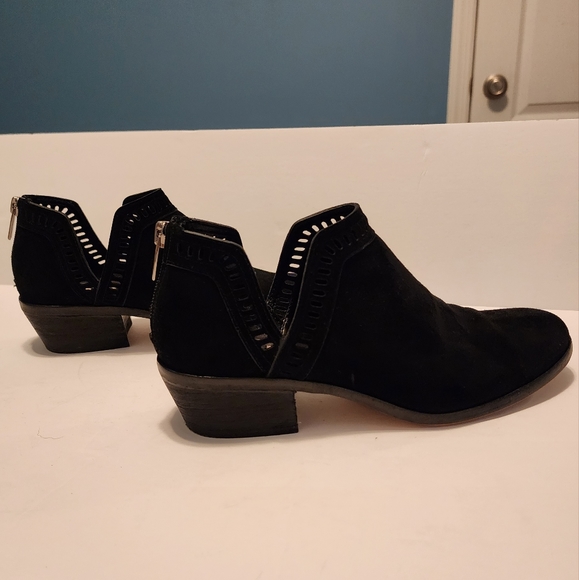 Vince Camuto Suede Bootie Size 7.5 - Picture 6 of 8